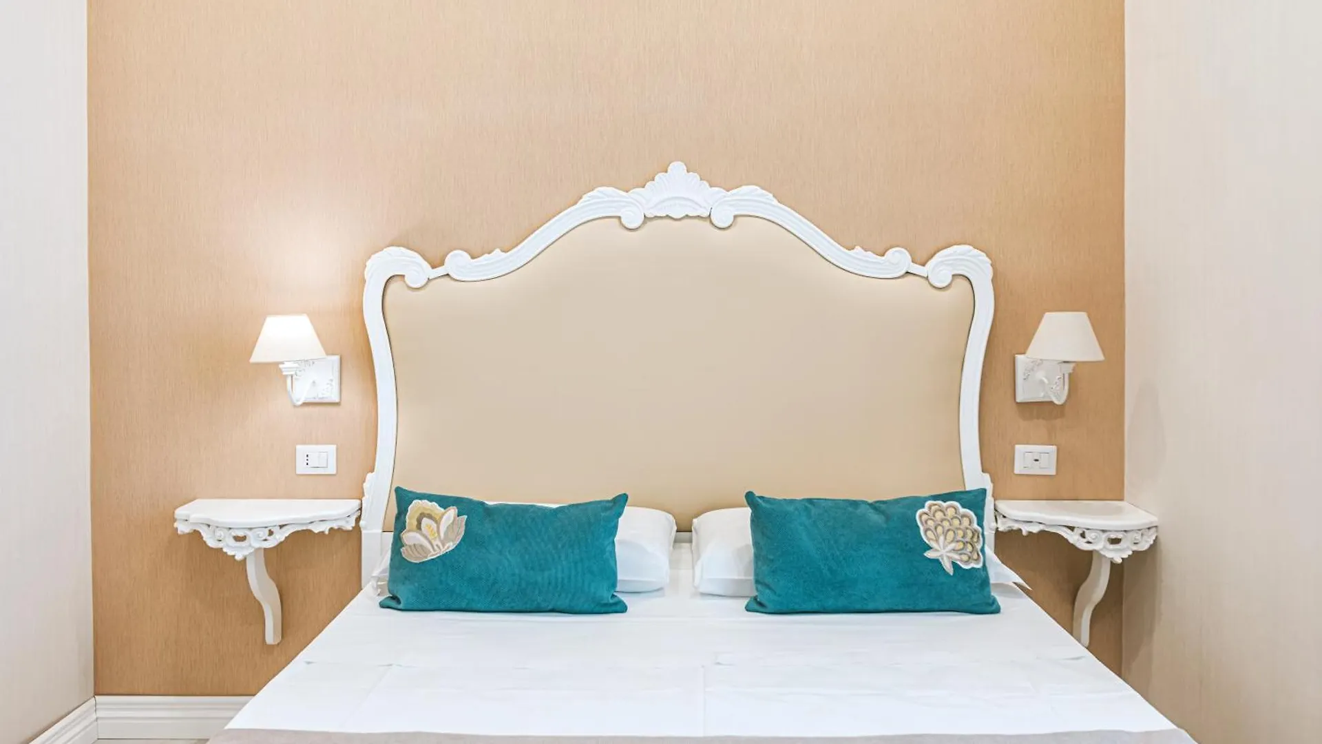 Gentile Suite & Spa Vomero Naples Guest house